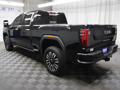 Used 2026 GMC Sierra 3500 Denali Ultimate AWD/4WD image 7