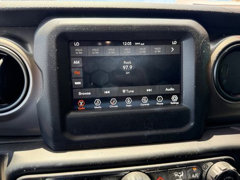 Used 2020 Jeep Gladiator Sport w/ Quick Order Package 24S AWD/4WD image 24