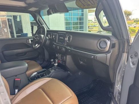 Used 2021 Jeep Wrangler Unlimited Rubicon AWD/4WD image 11