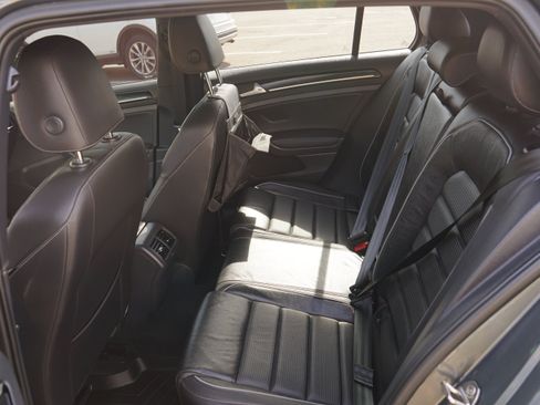 Used 2019 Volkswagen Golf R 4-Door AWD/4WD image 19