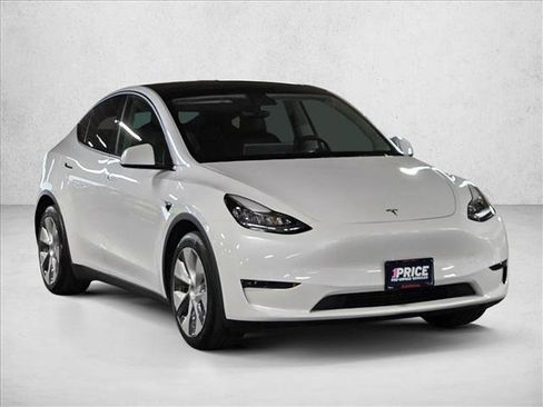 Used 2021 Tesla Model Y Long Range AWD/4WD image 3