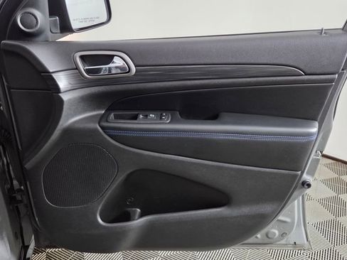 Used 2019 Jeep Grand Cherokee Laredo image 36