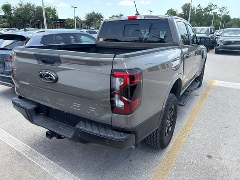 Used 2025 Ford Ranger XLT w/ Black Appearance Package RWD image 4