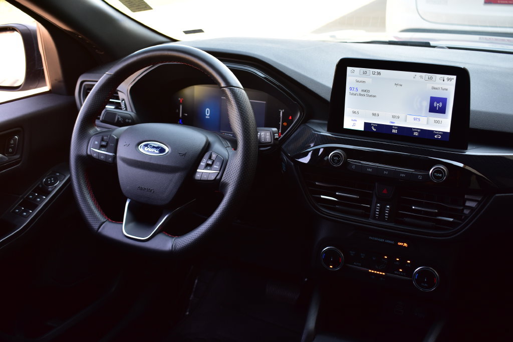 Used 2025 Ford Escape ST-Line FWD image 28
