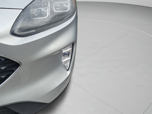 Used 2020 Ford Escape Titanium FWD image 9