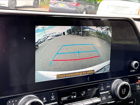 Used 2023 Toyota Highlander XLE image 26