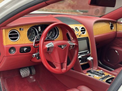 Used 2016 Bentley Flying Spur V8 image 21