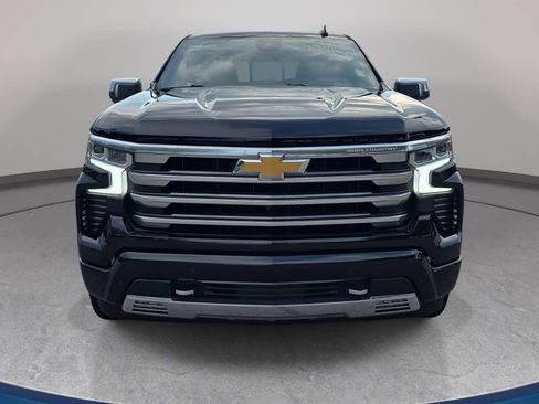 Used 2023 Chevrolet Silverado 1500 High Country w/ High Country Premium Package AWD/4WD image 2