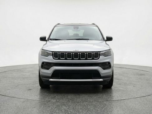 Used 2025 Jeep Compass Limited AWD/4WD image 2