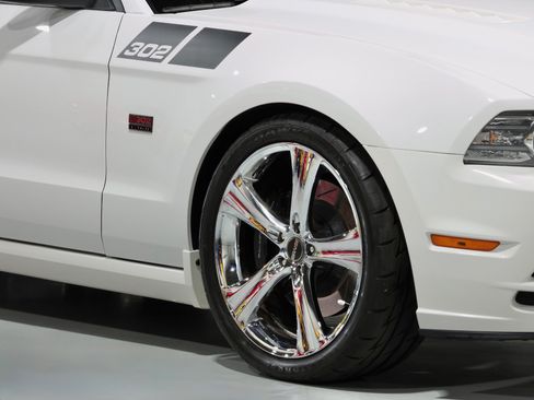 Used 2013 Ford Mustang GT RWD image 27