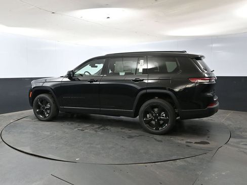 New 2025 Jeep Grand Cherokee L Altitude image 12