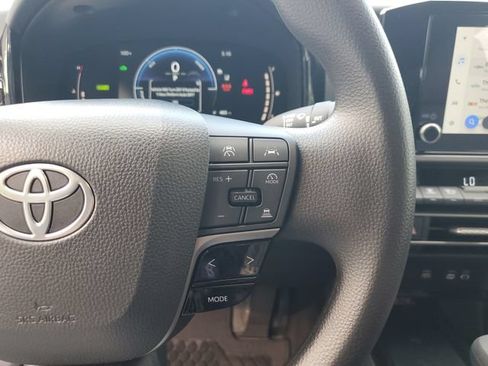 Used 2025 Toyota Camry LE FWD image 29
