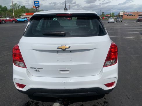 Used 2017 Chevrolet Trax LS AWD/4WD image 4