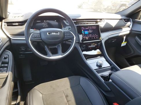 New 2025 Jeep Grand Cherokee L Altitude image 6