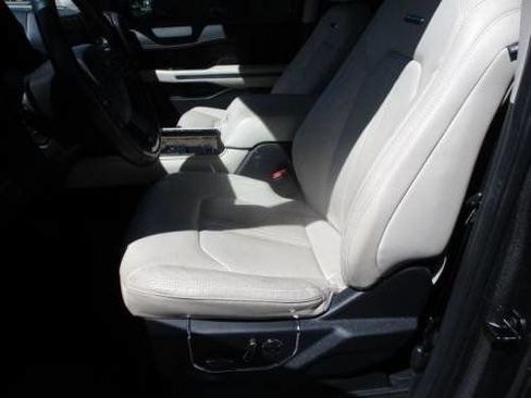 Used 2021 Ford Expedition Platinum image 9