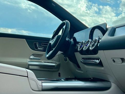 Certified 2026 Mercedes-Benz GLA 250 4MATIC image 18