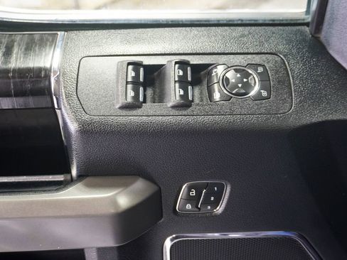 Used 2019 Ford F150 Platinum image 31