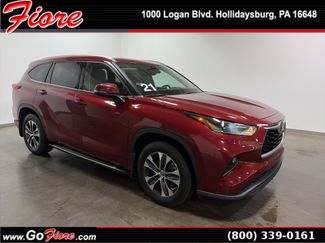 Used 2021 Toyota Highlander XLE AWD/4WD video 1
