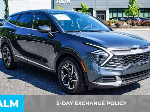Used 2025 Kia Sportage LX FWD image 3