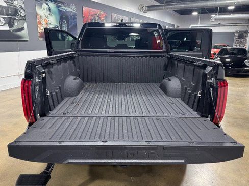 Used 2025 Toyota Tundra Limited AWD/4WD image 10