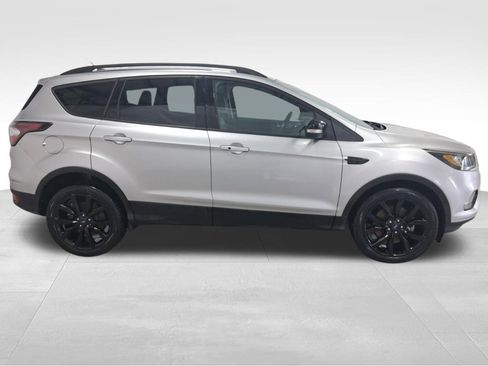 Used 2017 Ford Escape Titanium FWD image 4