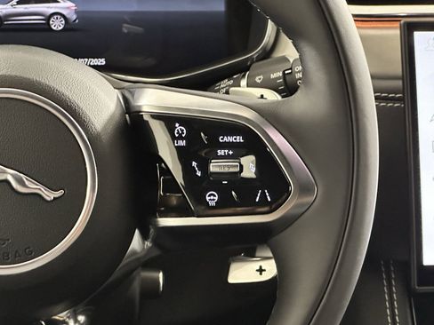 Used 2026 Jaguar F-PACE R-Dynamic S image 21
