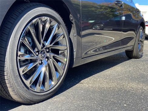 New 2025 Lexus ES 300h w/ Luxury Package image 9