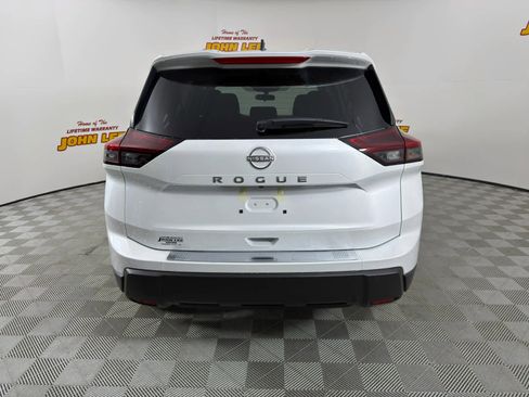 New 2026 Nissan Rogue SV image 4