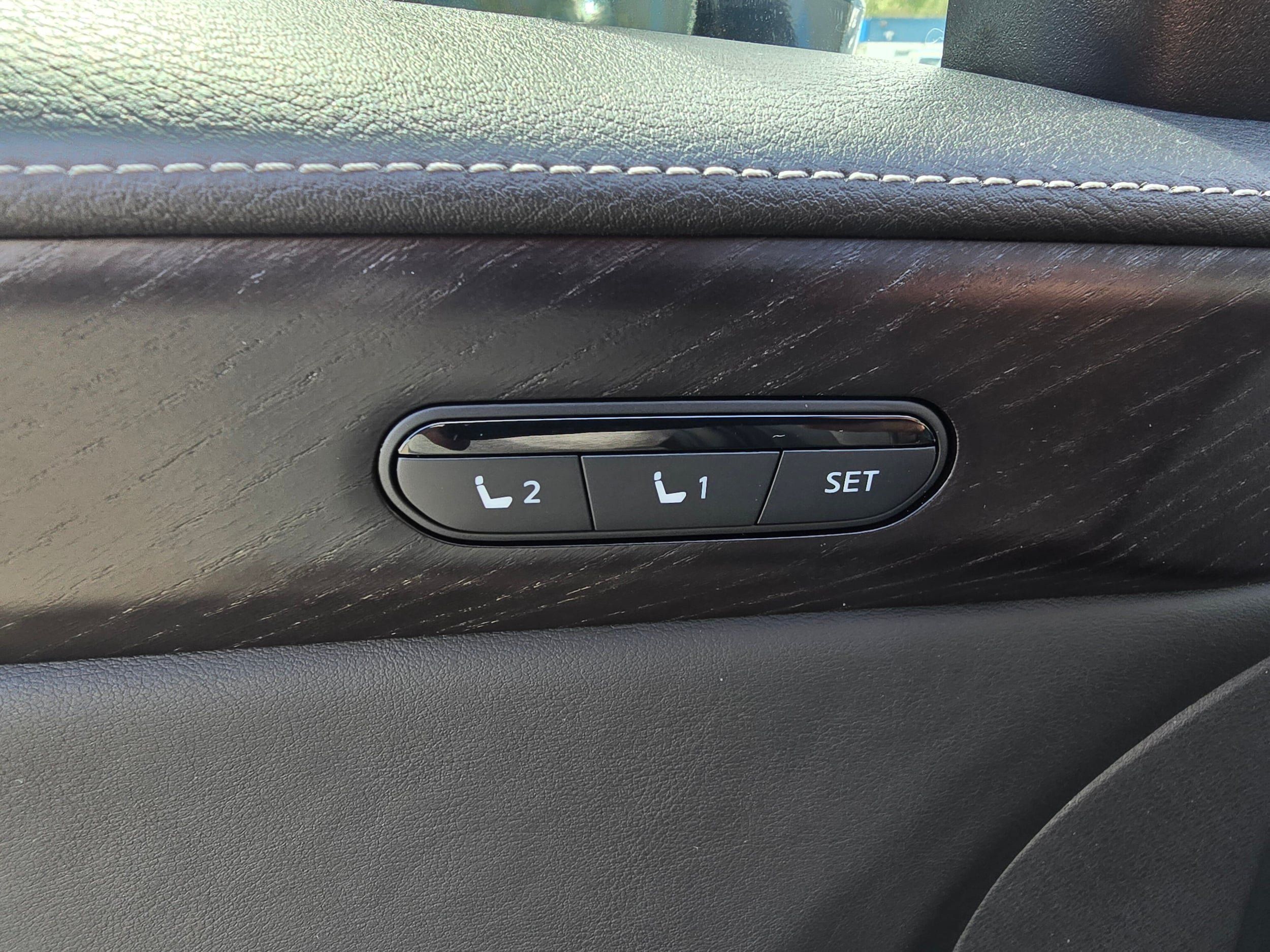 Used 2025 INFINITI QX60 Sensory w/ Vision Package AWD/4WD image 18
