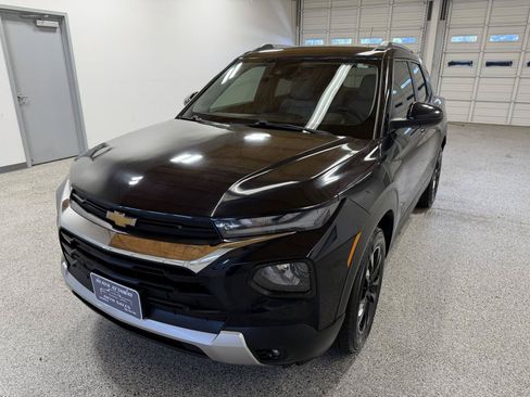 Used 2021 Chevrolet TrailBlazer LT w/ Driver Confidence Package FWD image 2