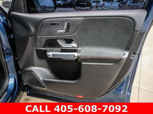 Used 2021 Mercedes-Benz GLB 250 w/ AMG Line image 35