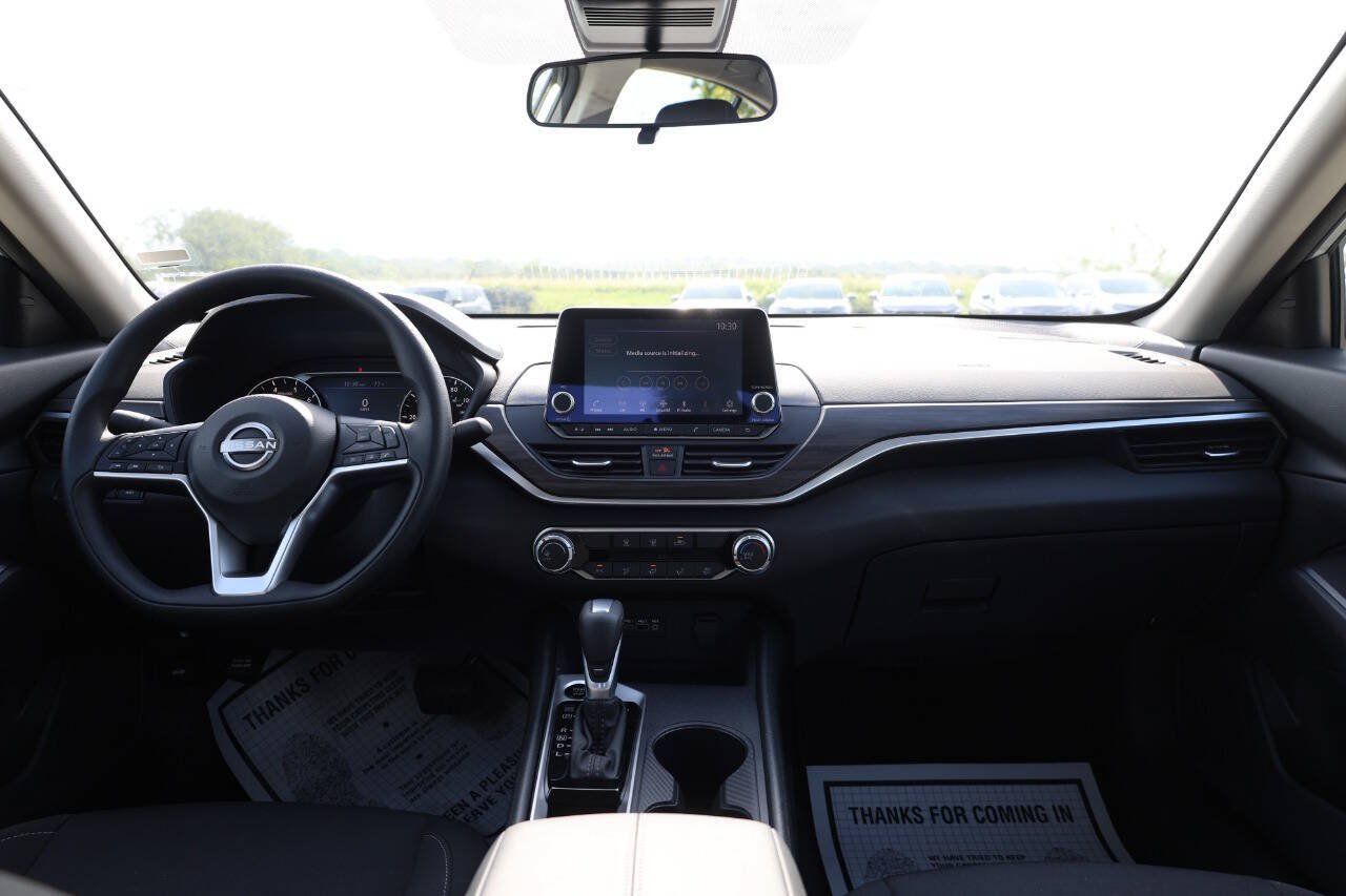 Used 2026 Nissan Altima 2.5 SV FWD image 14