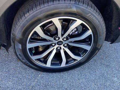 Used 2022 Ford Explorer ST-Line w/ Class IV Trailer Tow Package image 30