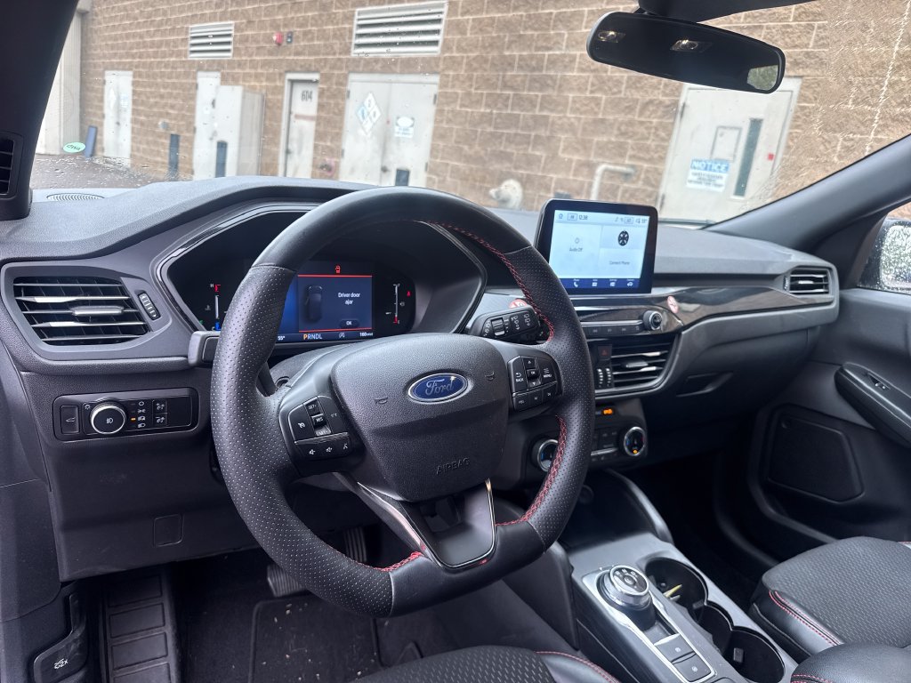 Certified 2025 Ford Escape ST-Line Select AWD/4WD image 13