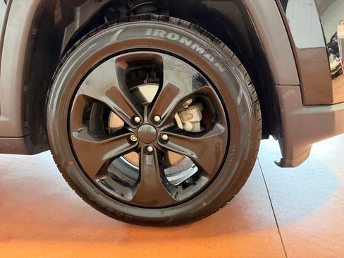 Used 2019 Jeep Compass Latitude FWD image 15
