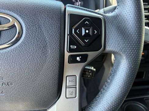 Used 2022 Toyota 4Runner SR5 image 30