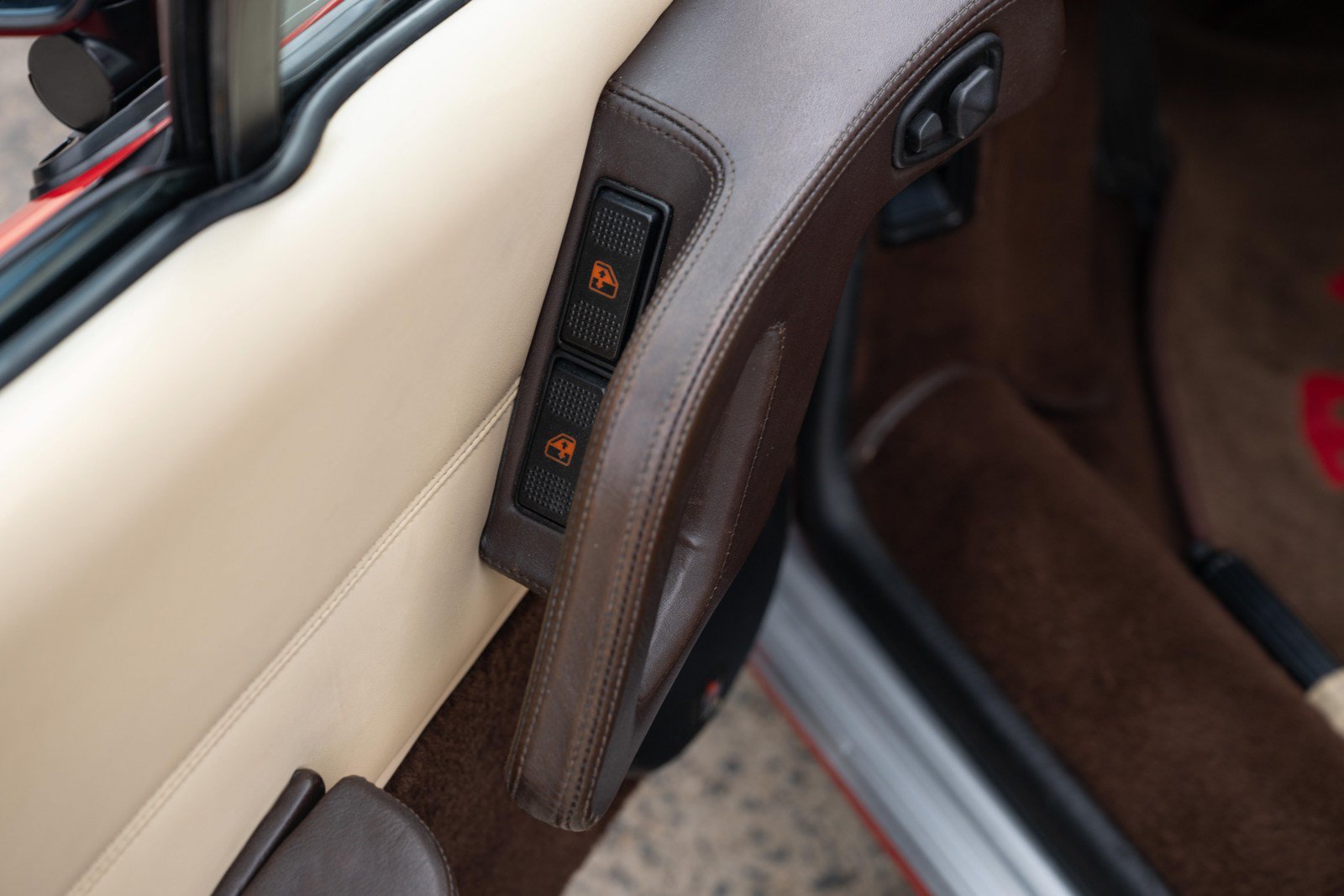 Used 1988 Ferrari 328 GTS RWD image 40