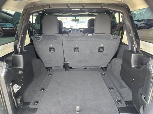 Used 2020 Jeep Wrangler Unlimited Sport S AWD/4WD image 21