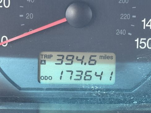 Used 2005 Hyundai XG350 FWD image 22