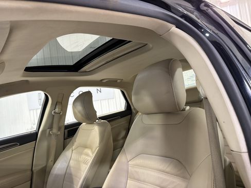 Used 2014 Ford Fusion SE w/ Equipment Group 202A FWD image 10