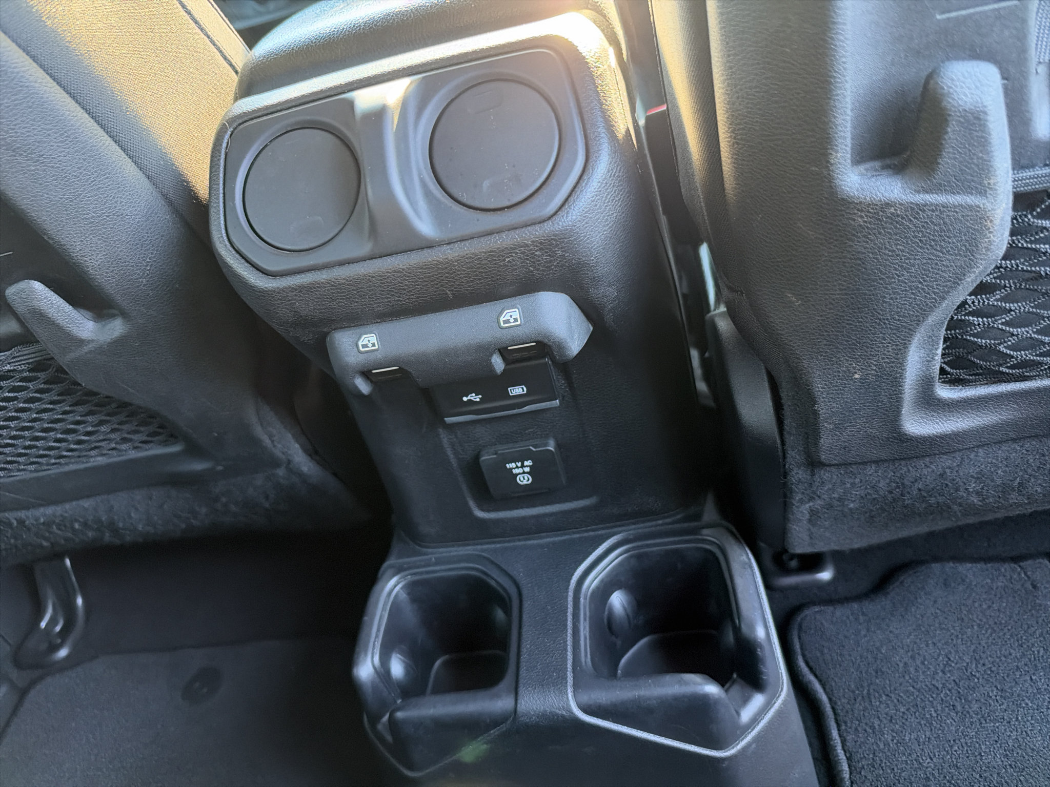 Used 2018 Jeep Wrangler Unlimited Rubicon AWD/4WD image 23