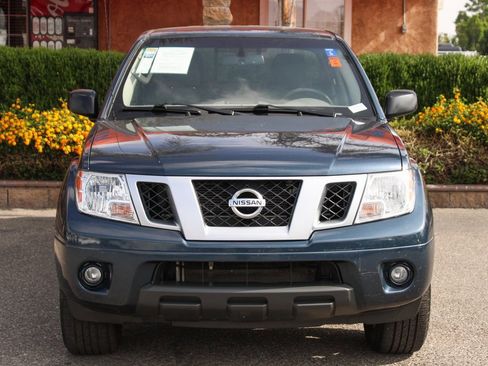 Used 2020 Nissan Frontier SV image 3