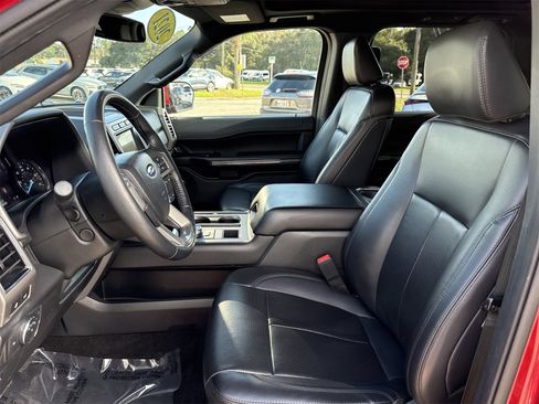 Used 2021 Ford Expedition XLT image 9