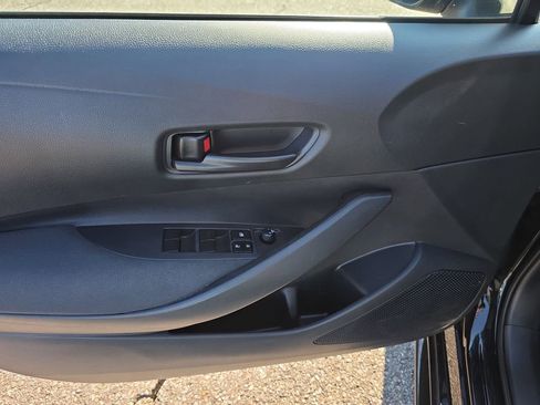 Used 2023 Toyota Corolla LE image 19