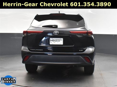 Used 2023 Toyota Highlander XLE image 6
