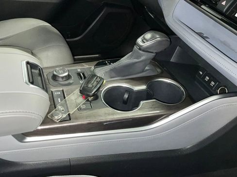 Used 2020 Toyota Highlander Platinum image 17