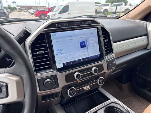 Used 2022 Ford F350 Lariat w/ Lariat Ultimate Package AWD/4WD image 21