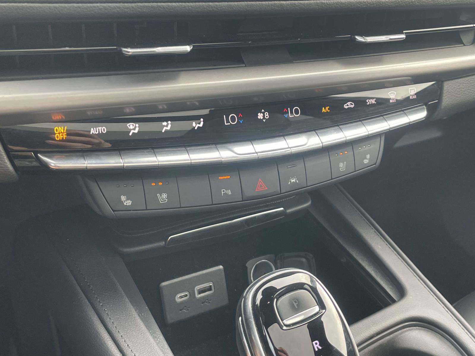 Certified 2024 Cadillac XT4 Premium Luxury FWD image 21