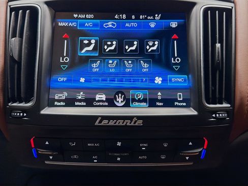 Used 2018 Maserati Levante GranLusso AWD/4WD image 33
