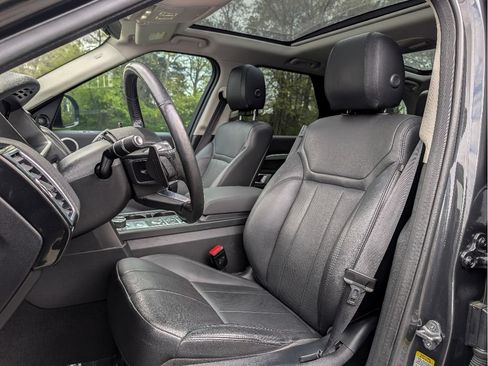 Used 2020 Land Rover Discovery Landmark AWD/4WD image 15